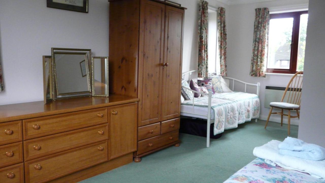 Bramley Cottage Holidays 奇切斯特 外观 照片