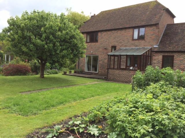 Bramley Cottage Holidays 奇切斯特 外观 照片